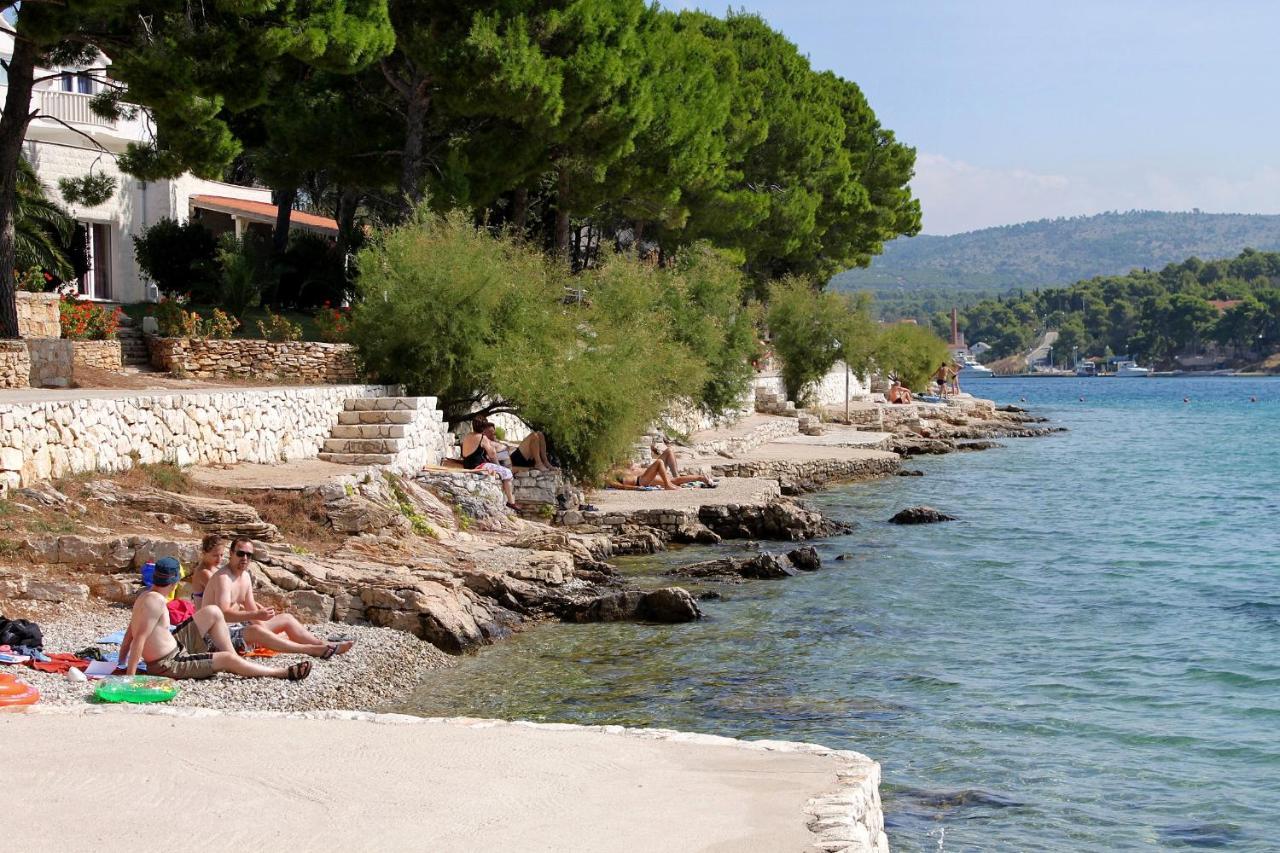 Apartments By The Sea Bobovisca Na Moru, Brac - 5682 Lozisce Exterior foto