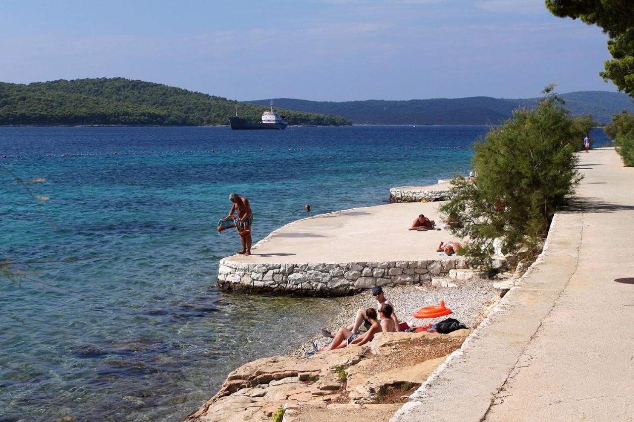 Apartments By The Sea Bobovisca Na Moru, Brac - 5682 Lozisce Exterior foto