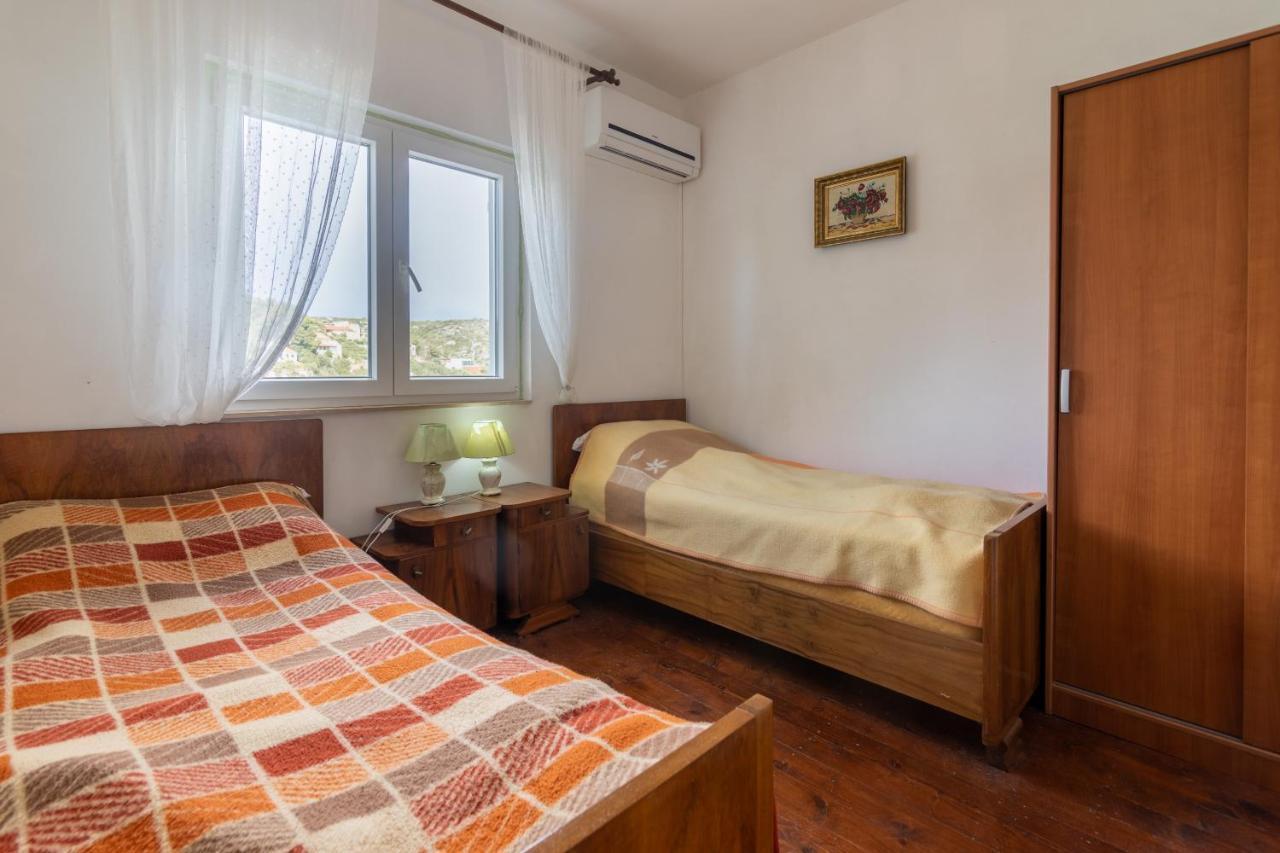 Apartments By The Sea Bobovisca Na Moru, Brac - 5682 Lozisce Exterior foto